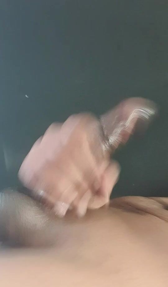 Who wanna get tossed on y oiled up dick